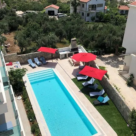 Petra Apartment *